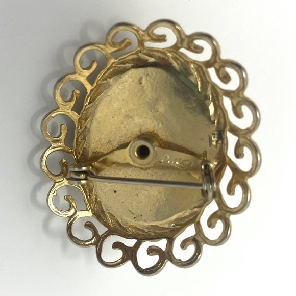 Vintage Coro Brooch Gold Tone Faux Pearls Jewelry - Picture 2 of 3